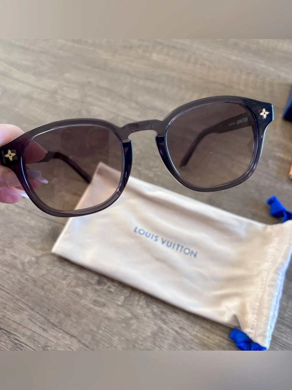 NWT LOUIS VUITTON Aura Pantos Sunglasses Z2808W